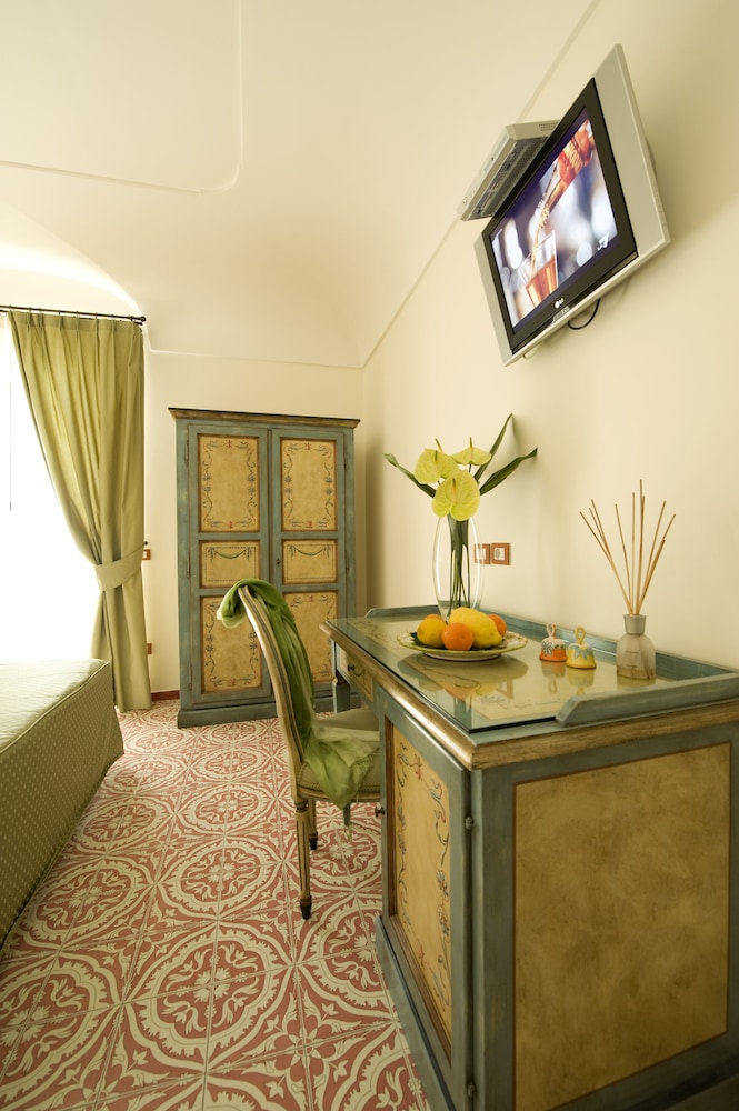 Hotel Margherita — Hotel rooms in Praiano, Campania
