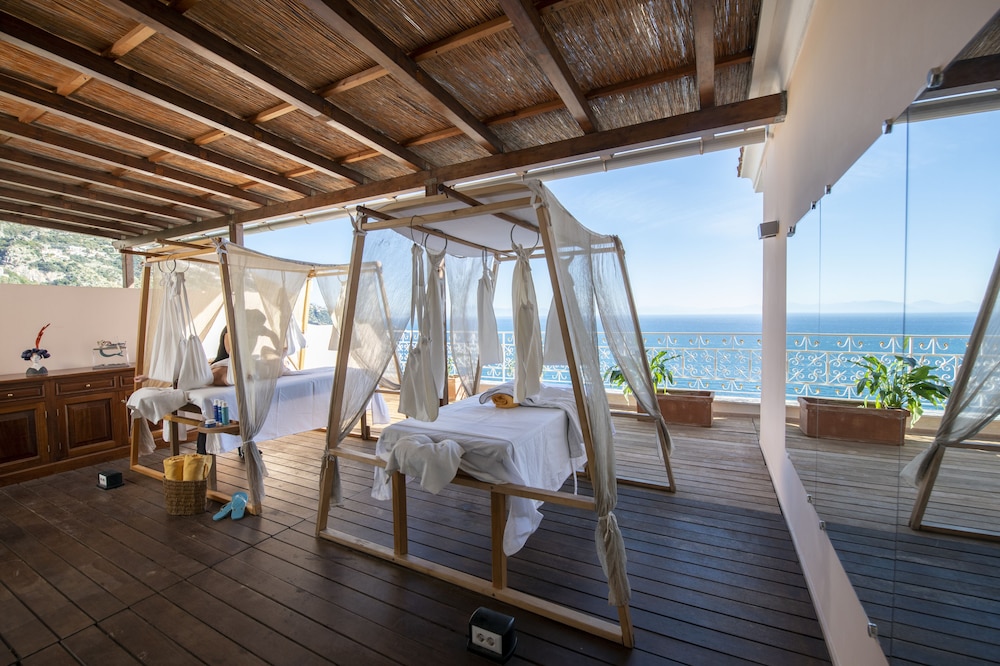 Hotel Margherita — Hotel rooms in Praiano, Campania
