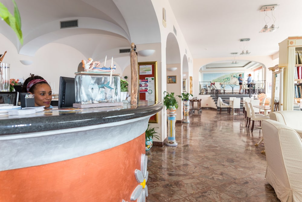 Hotel Margherita — Restaurant & bars in Praiano, Campania