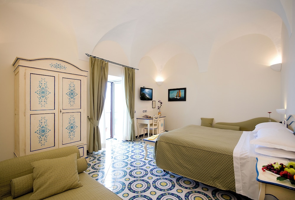 Hotel Margherita — Hotel rooms in Praiano, Campania