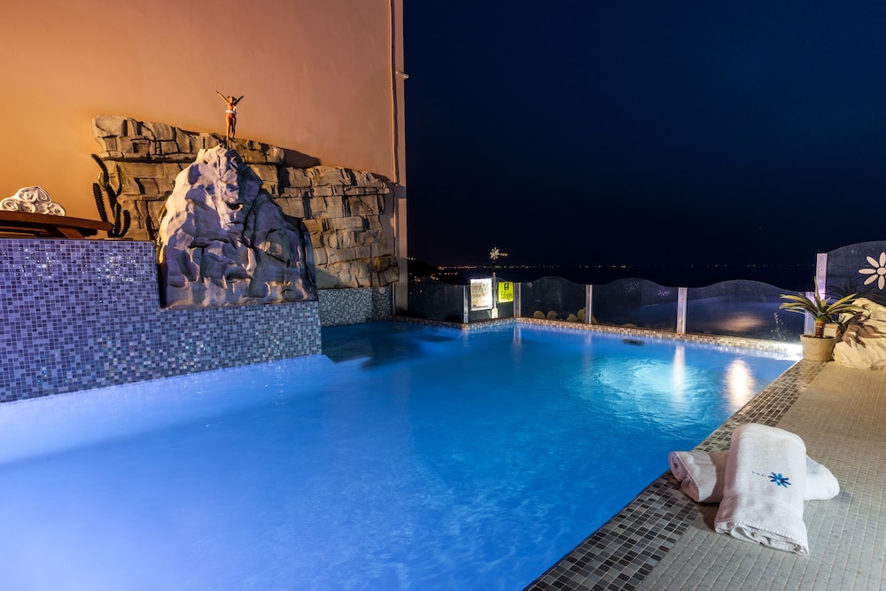 Hotel Margherita — Swimming pool in Praiano, Campania