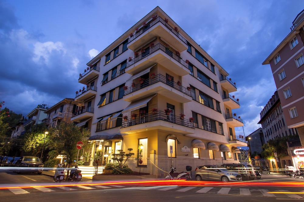 Hotel Jolanda - zdjęcie 2