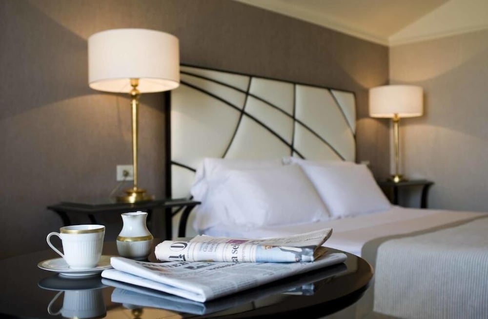 Park Hotel — Hotel rooms in Desenzano del Garda, Lombardy