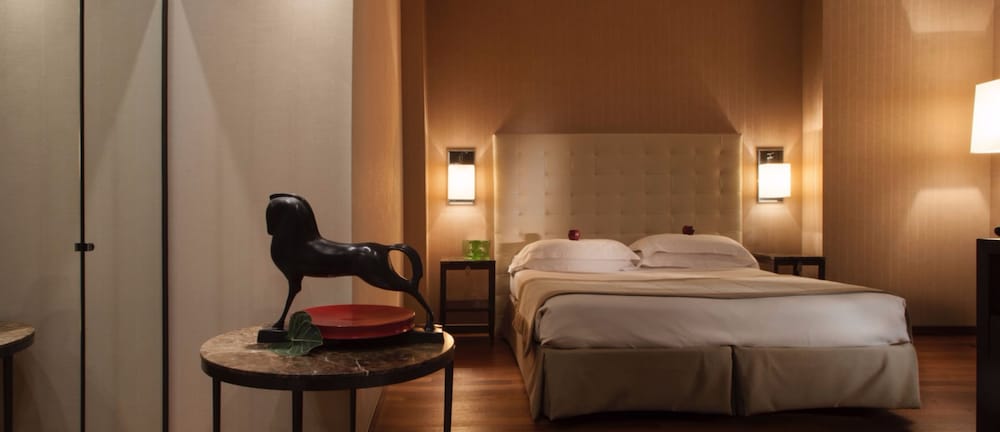 Park Hotel — Hotel rooms in Desenzano del Garda, Lombardy