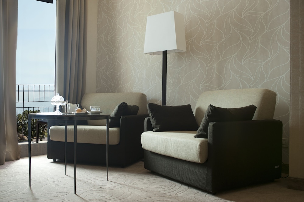 Park Hotel — Hotel rooms in Desenzano del Garda, Lombardy