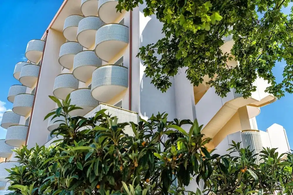 SALUS Smart & Chic Hotel — Hotel building in Jesolo, Veneto