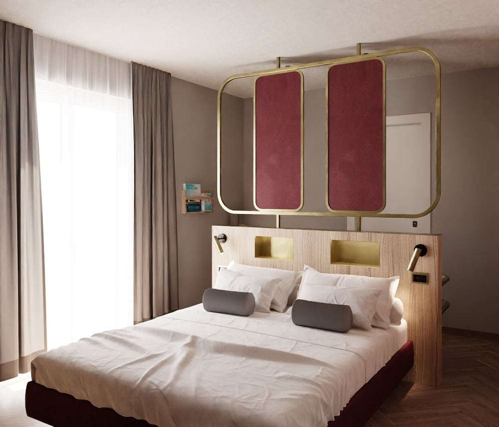 SALUS Smart & Chic Hotel — Hotel rooms in Jesolo, Veneto