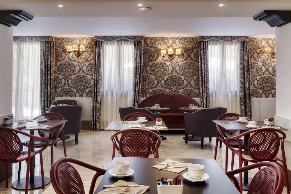 Hotel Al Nuovo Teson — Restaurant & bars in Venice, Veneto