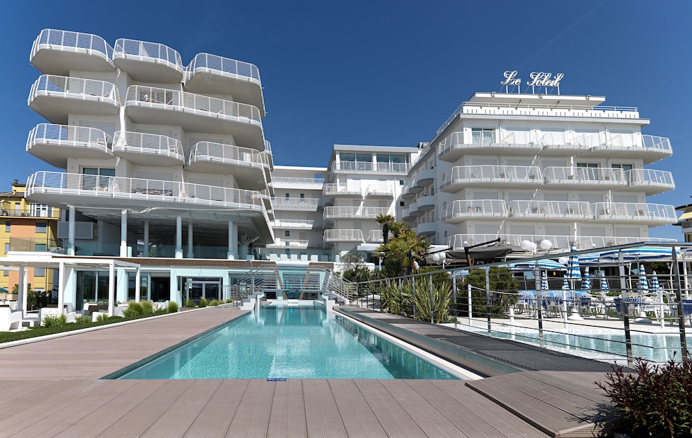 Hotel Le Soleil — Hotel building in Jesolo, Veneto