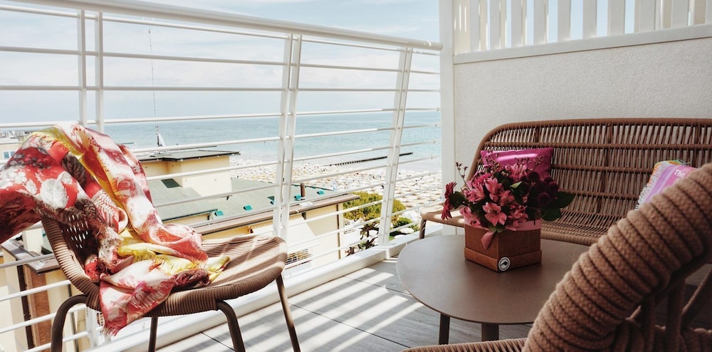 Hotel Le Soleil — Hotel rooms in Jesolo, Veneto