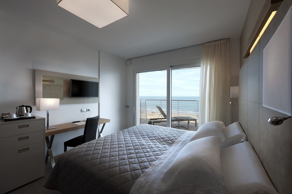 Hotel Le Soleil — Hotel rooms in Jesolo, Veneto