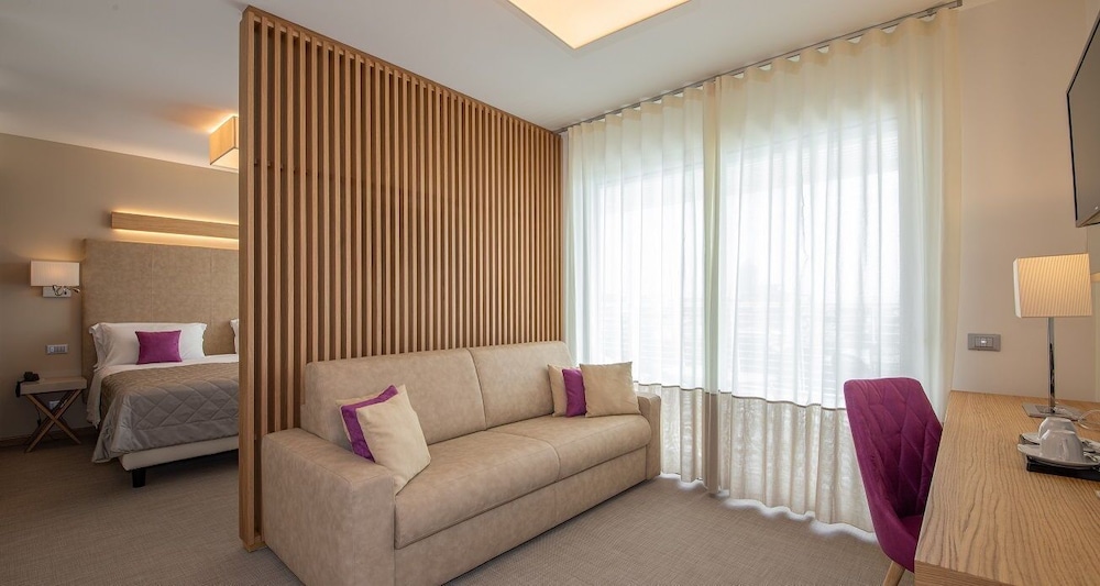 Hotel Le Soleil — Hotel rooms in Jesolo, Veneto