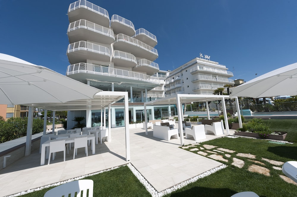 Hotel Le Soleil — Hotel building in Jesolo, Veneto