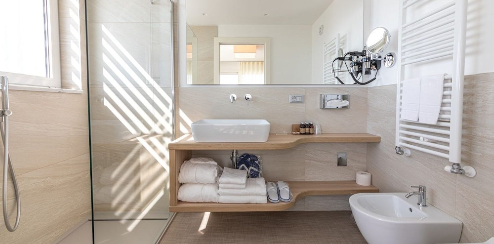 Hotel Le Soleil — Hotel rooms in Jesolo, Veneto
