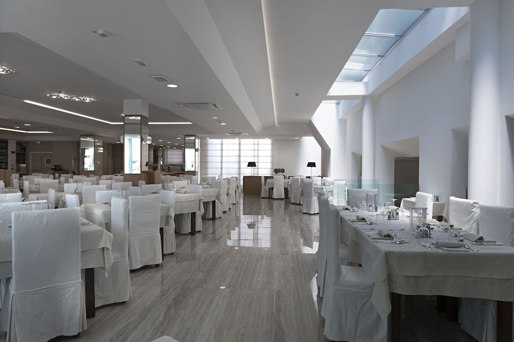 Hotel Le Soleil — Restaurant & bars in Jesolo, Veneto