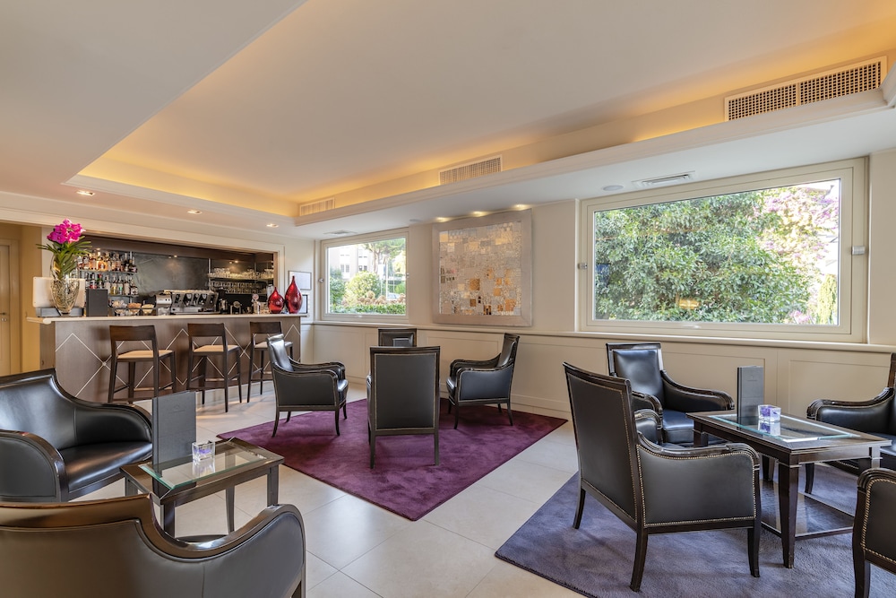 Villa Rosa Hotel — Hotel rooms in Desenzano del Garda, Lombardy