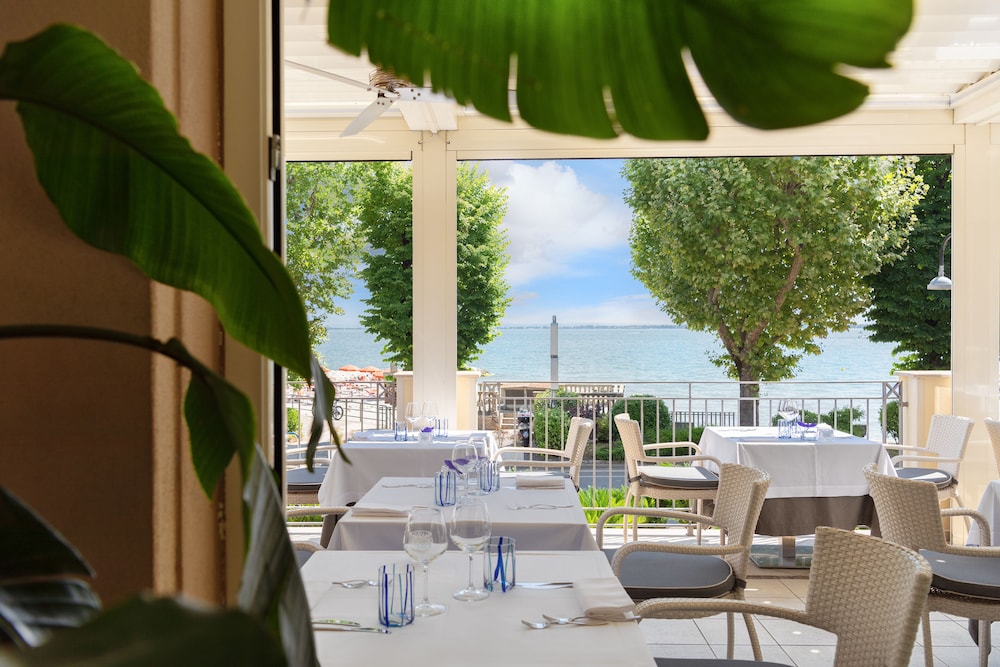 Villa Rosa Hotel — Restaurant & bars in Desenzano del Garda, Lombardy