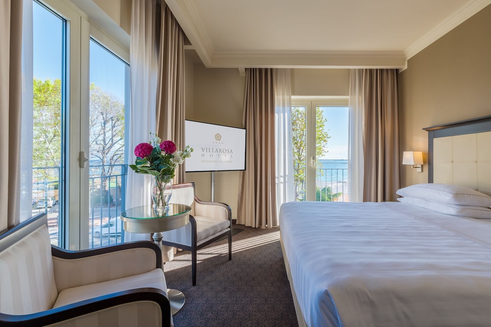 Villa Rosa Hotel — Hotel rooms in Desenzano del Garda, Lombardy