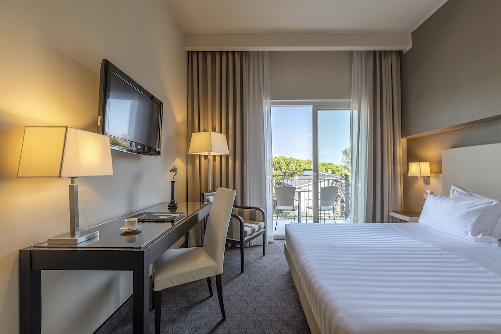 Villa Rosa Hotel — Hotel rooms in Desenzano del Garda, Lombardy