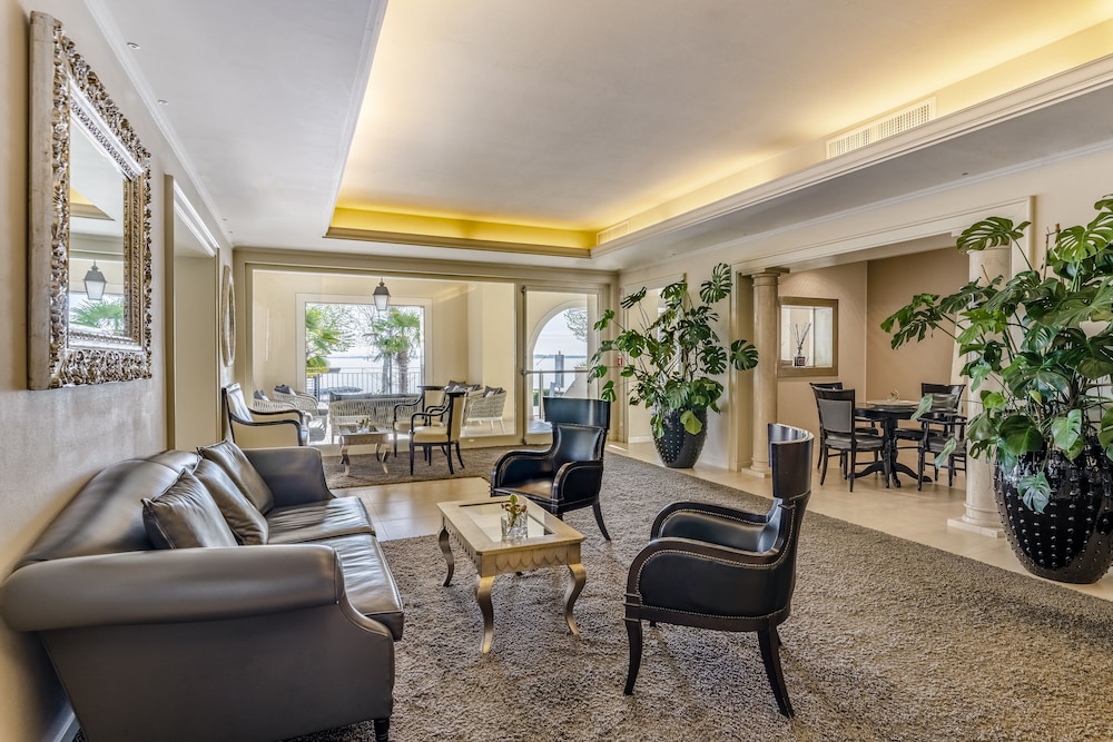 Villa Rosa Hotel — Restaurant & bars in Desenzano del Garda, Lombardy