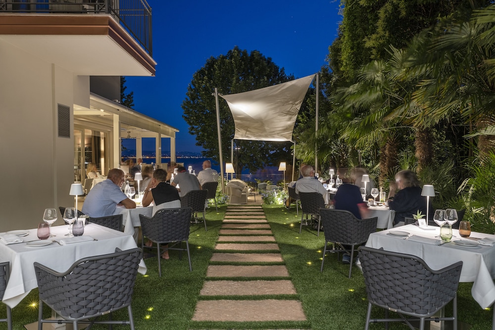 Villa Rosa Hotel — Restaurant & bars in Desenzano del Garda, Lombardy
