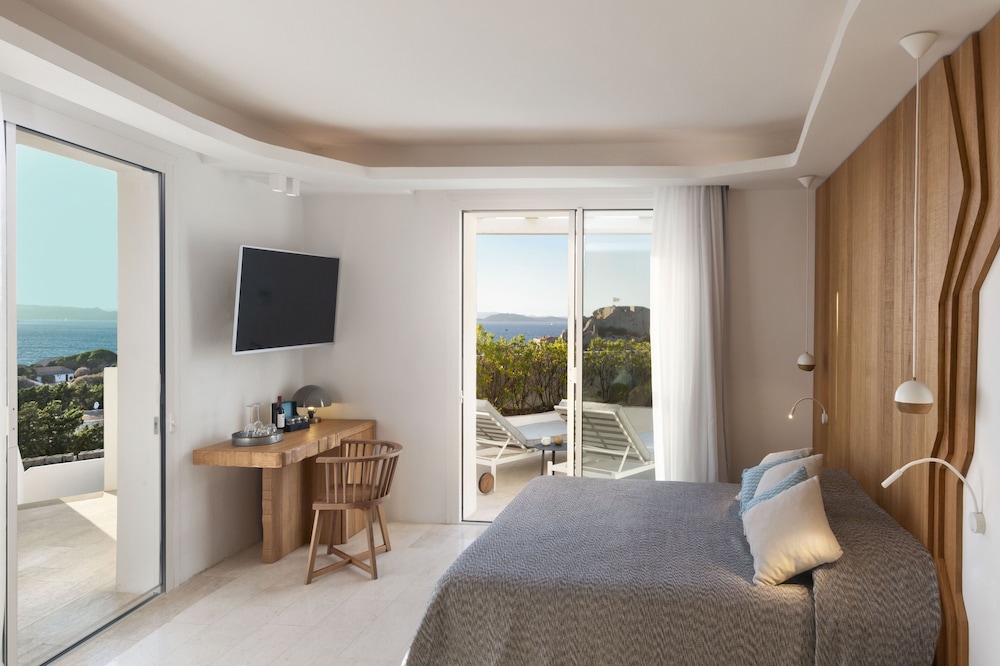 Grand Relais Dei Nuraghi Adults Only — Hotel rooms in Arzachena, Sardinia