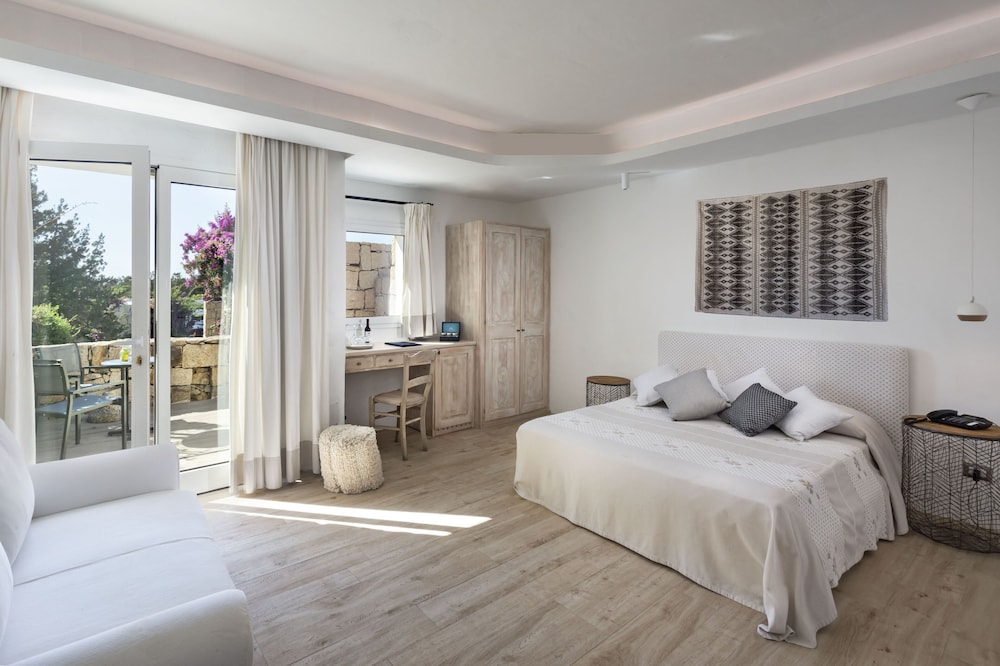Grand Relais Dei Nuraghi Adults Only — Hotel rooms in Arzachena, Sardinia