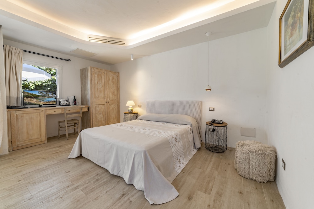 Grand Relais Dei Nuraghi Adults Only — Hotel rooms in Arzachena, Sardinia