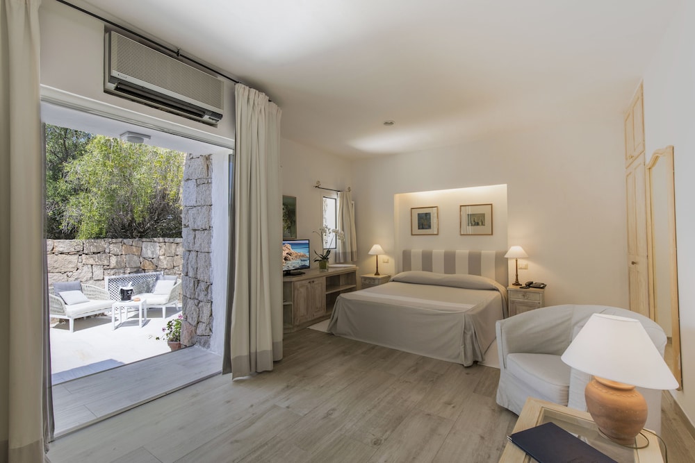 Grand Relais Dei Nuraghi Adults Only — Hotel rooms in Arzachena, Sardinia