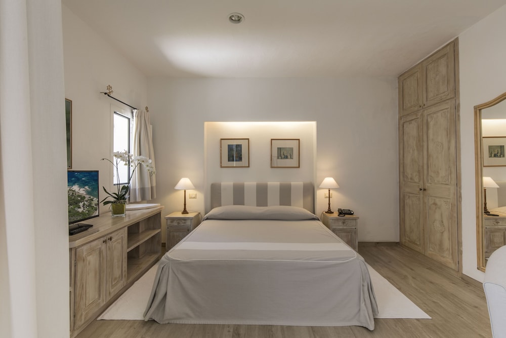 Grand Relais Dei Nuraghi Adults Only — Hotel rooms in Arzachena, Sardinia