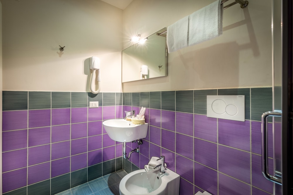 Hotel La Scaletta Al Ponte Vecchio — Hotel rooms in Florence, Tuscany