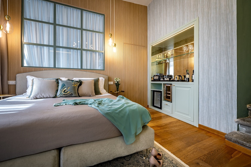 Hotel La Scaletta Al Ponte Vecchio — Hotel rooms in Florence, Tuscany