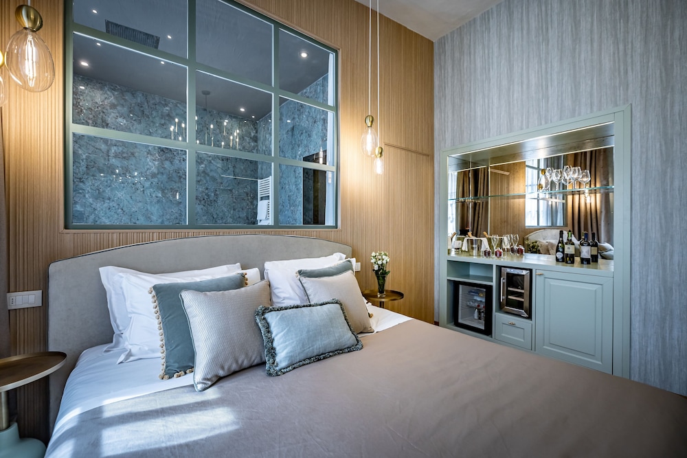 Hotel La Scaletta Al Ponte Vecchio — Hotel rooms in Florence, Tuscany
