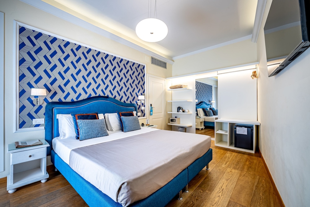 Hotel La Scaletta Al Ponte Vecchio — Hotel rooms in Florence, Tuscany