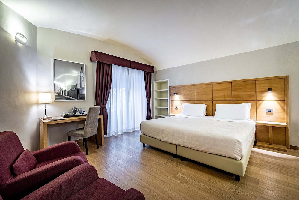 Hotel La Scaletta Al Ponte Vecchio — Hotel rooms in Florence, Tuscany