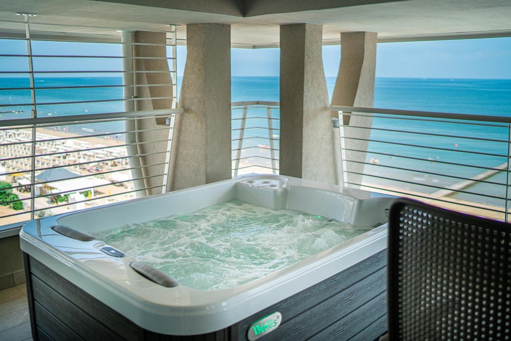 Hotel Capitol — Hotel rooms in Jesolo, Veneto