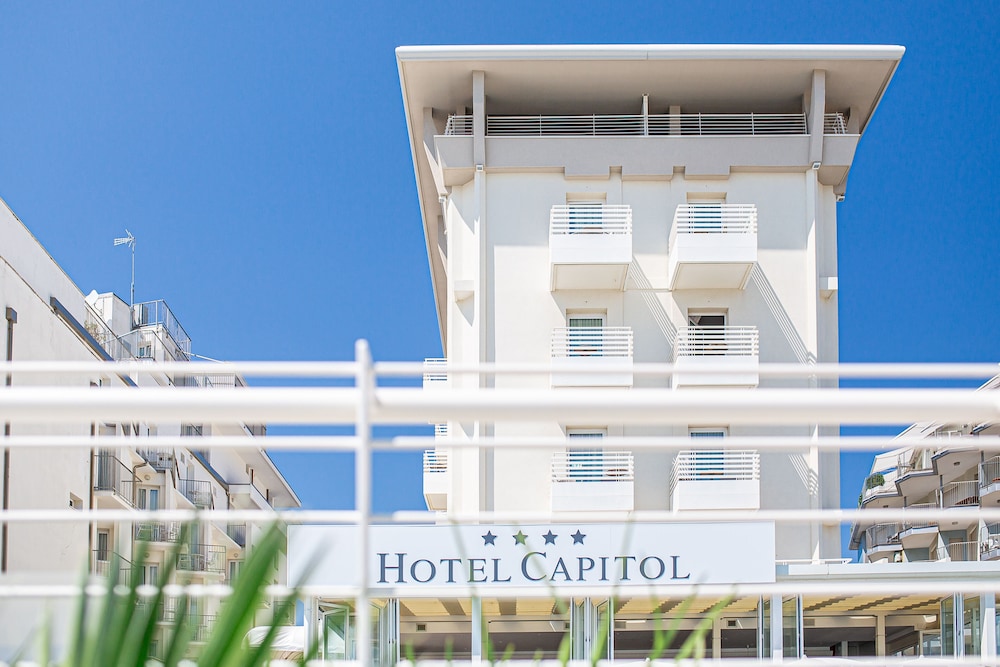 Hotel Capitol — Hotel building in Jesolo, Veneto