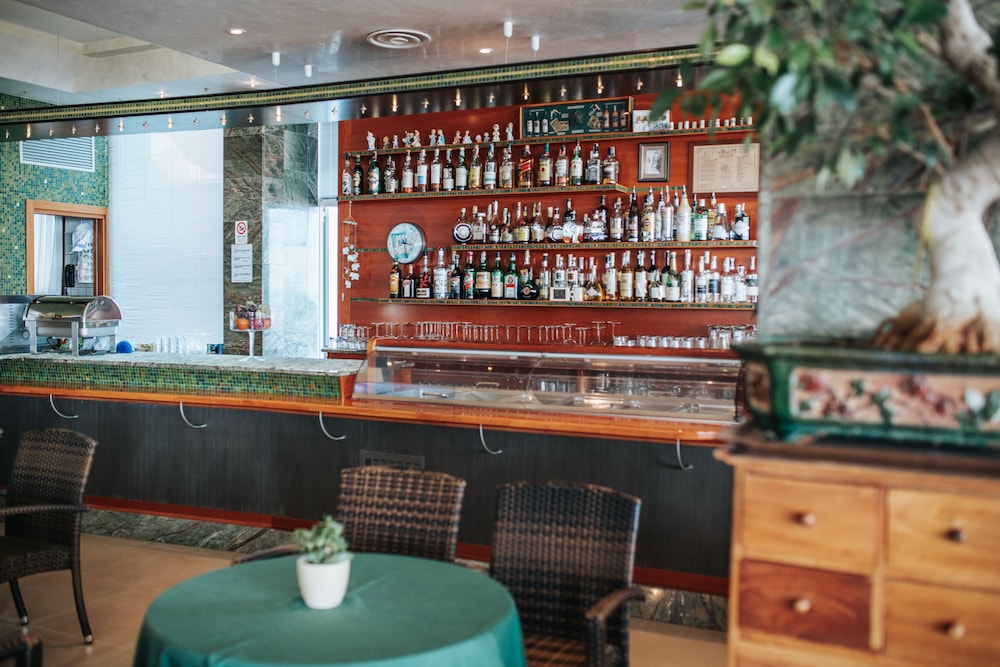 Hotel Capitol — Restaurant & bars in Jesolo, Veneto