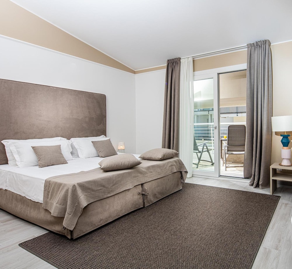 Hotel Capitol — Hotel rooms in Jesolo, Veneto