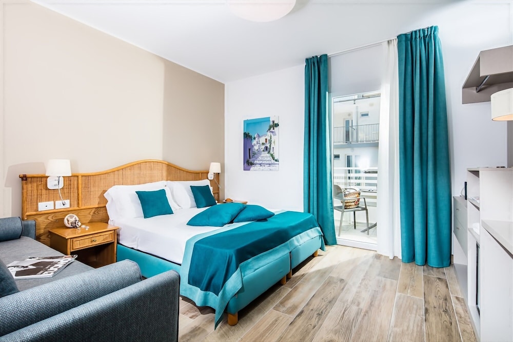 Hotel Capitol — Hotel rooms in Jesolo, Veneto