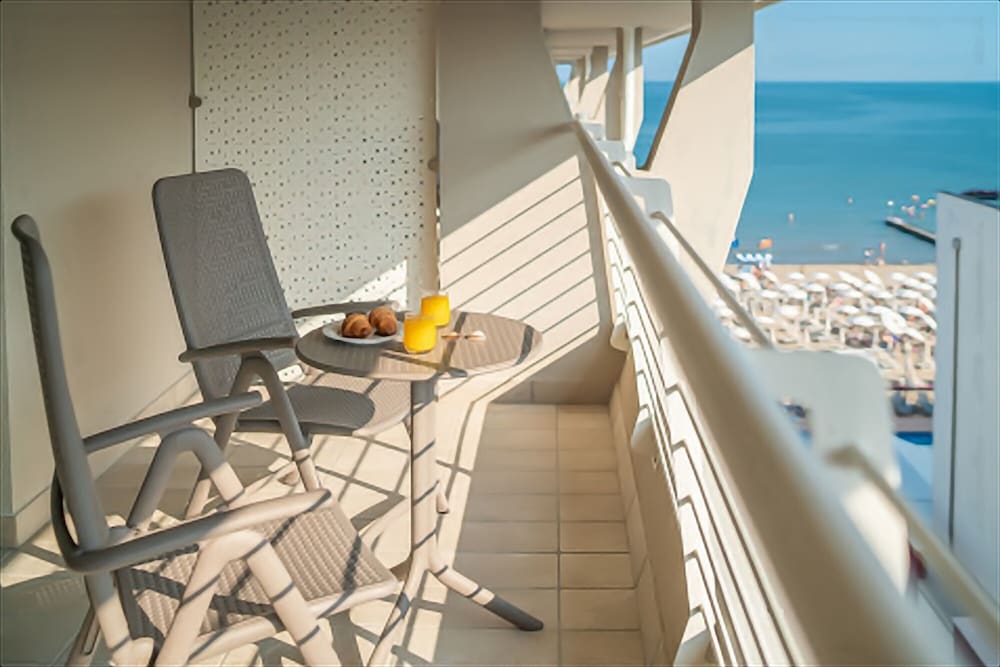 Hotel Capitol — Hotel rooms in Jesolo, Veneto