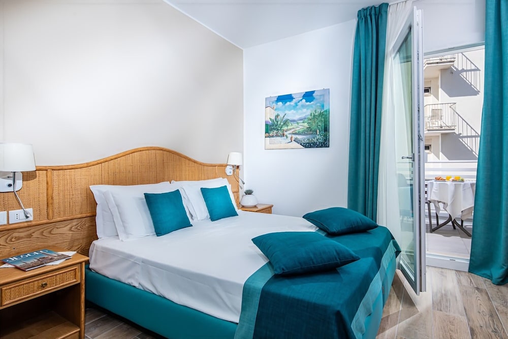 Hotel Capitol — Hotel rooms in Jesolo, Veneto