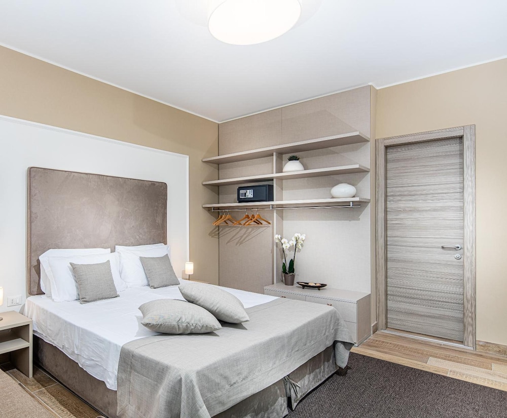 Hotel Capitol — Hotel rooms in Jesolo, Veneto