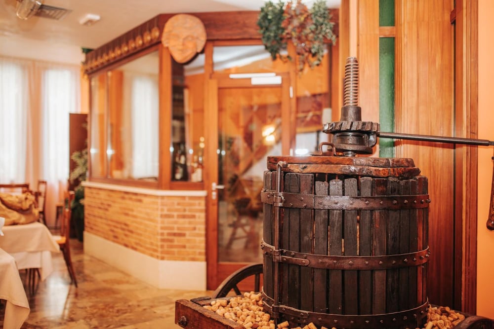Hotel Capitol — Restaurant & bars in Jesolo, Veneto