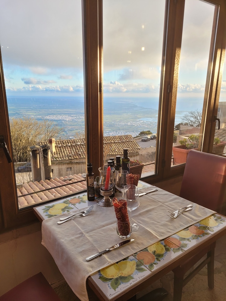 Hotel Elimo — Restaurant & bars in Erice, Sicily