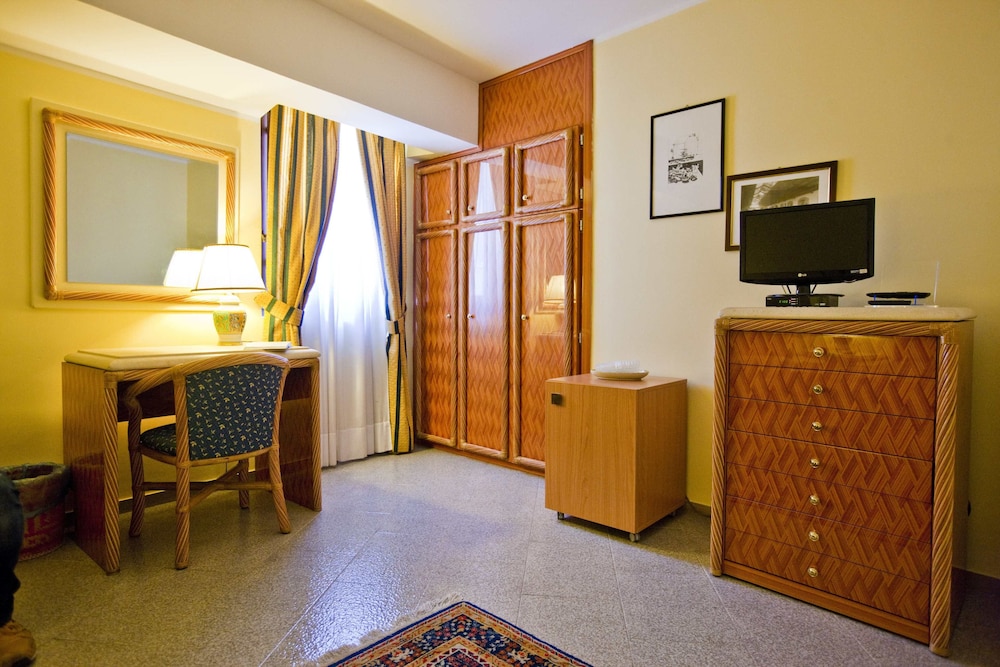 Hotel Elimo — Hotel rooms in Erice, Sicily