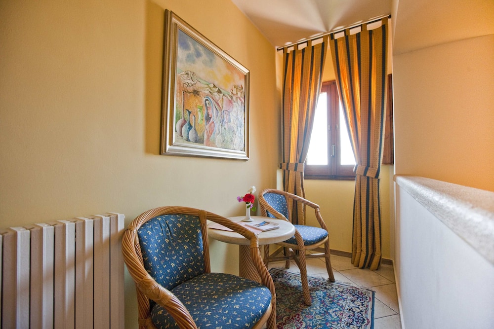 Hotel Elimo — Hotel rooms in Erice, Sicily
