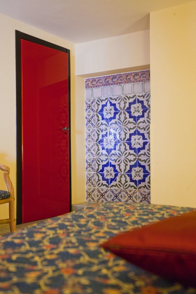 Hotel Elimo — Hotel rooms in Erice, Sicily