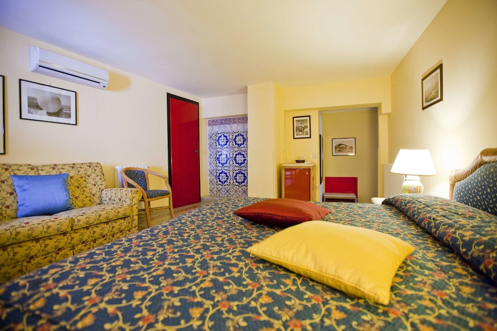 Hotel Elimo — Hotel rooms in Erice, Sicily