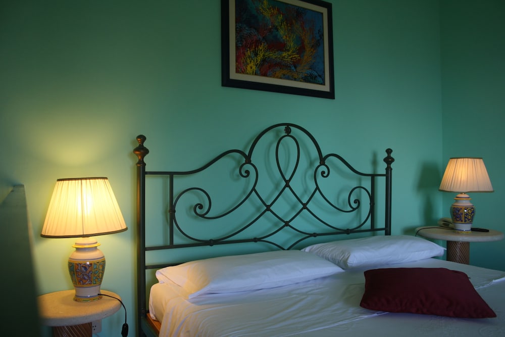 Hotel Elimo — Hotel rooms in Erice, Sicily